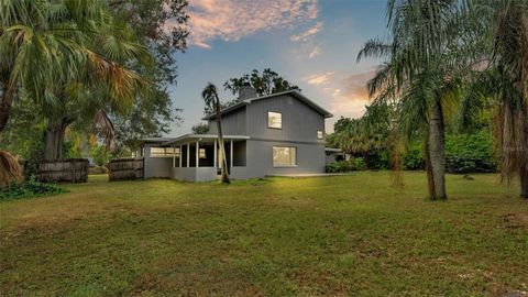 A home in LAKELAND