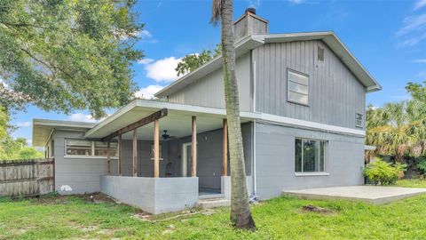 A home in LAKELAND