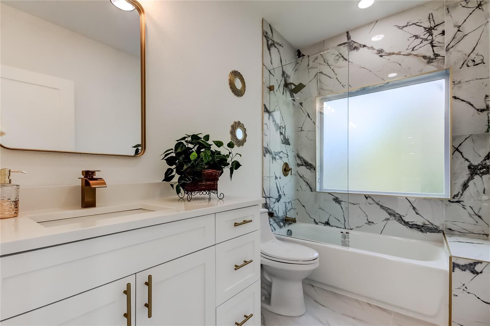 OYSTER BAYOU - Residential