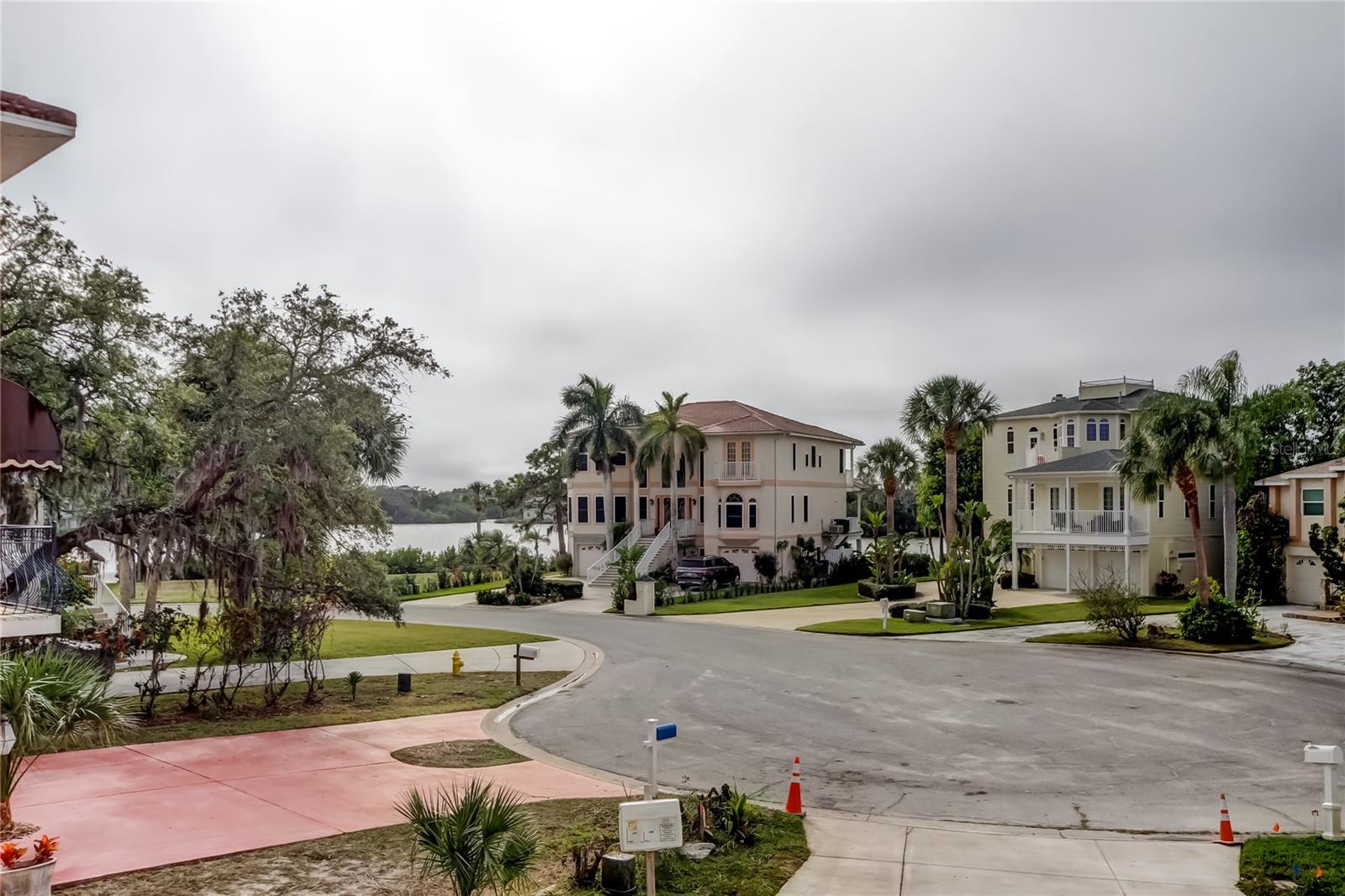 OYSTER BAYOU - Residential