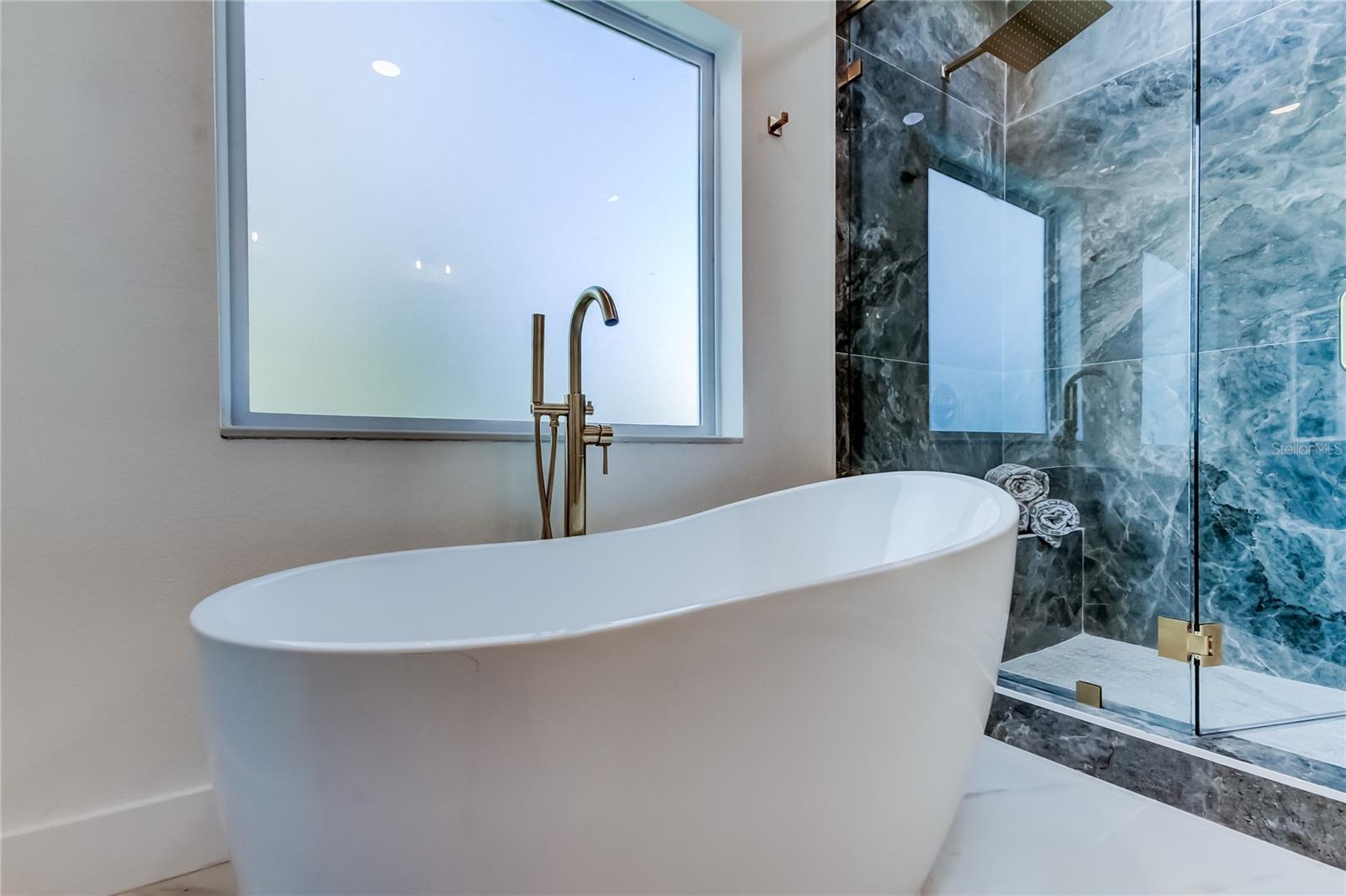 OYSTER BAYOU - Residential