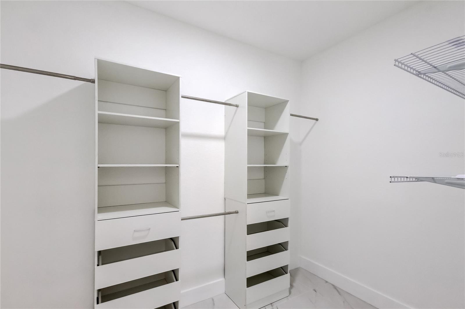 OYSTER BAYOU - Residential