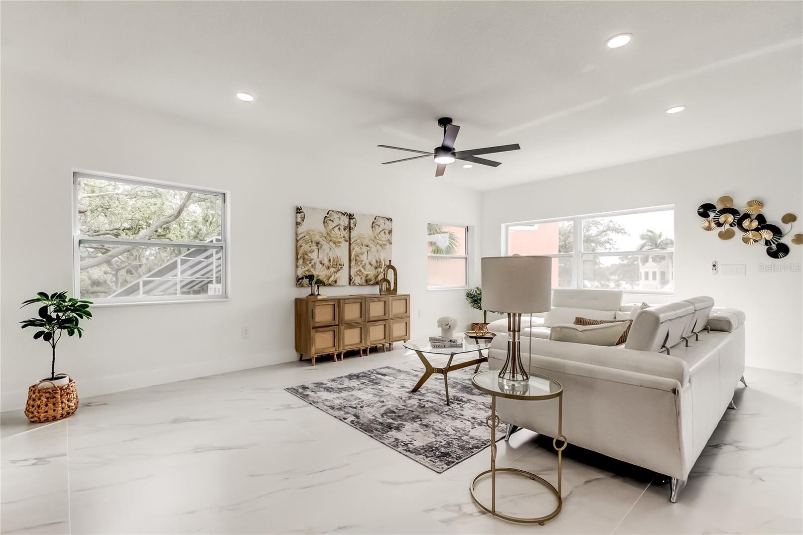 OYSTER BAYOU - Residential