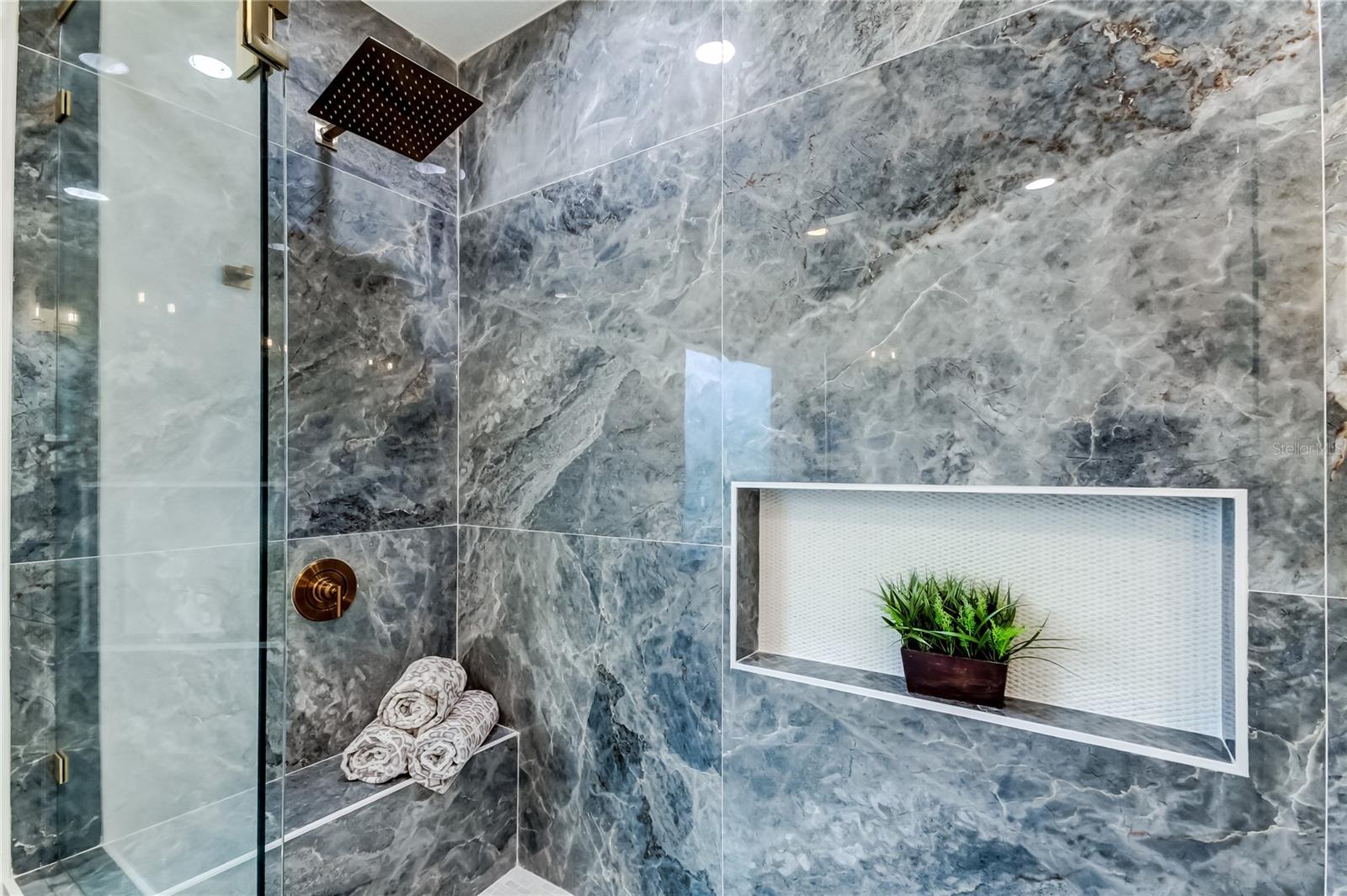 OYSTER BAYOU - Residential