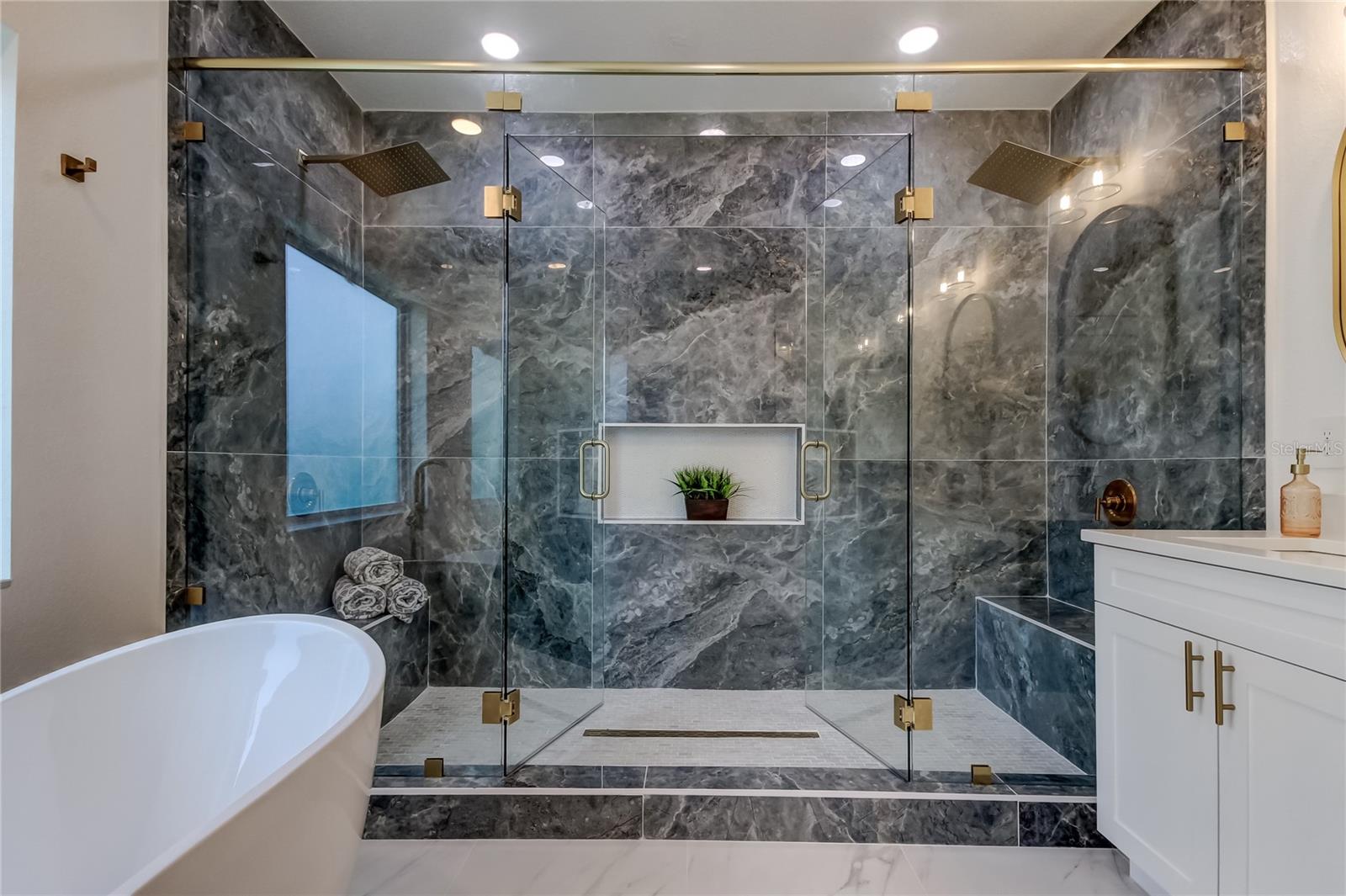 OYSTER BAYOU - Residential