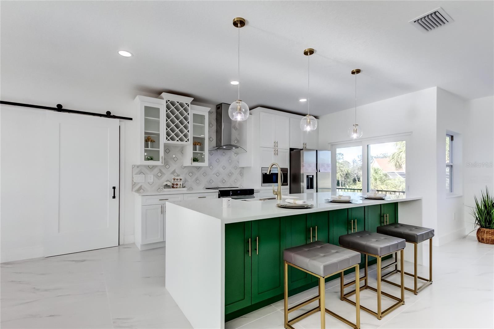 OYSTER BAYOU - Residential