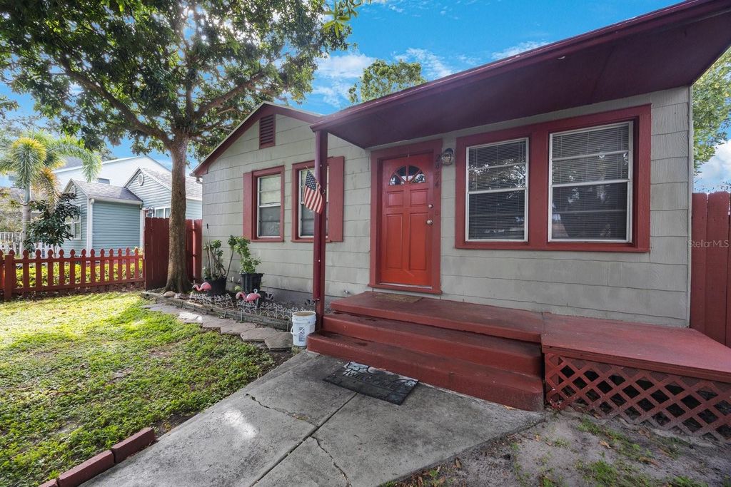 Photo of 2454 6th Avenue N, St Petersburg, FL 33713 (MLS # TB8436337)