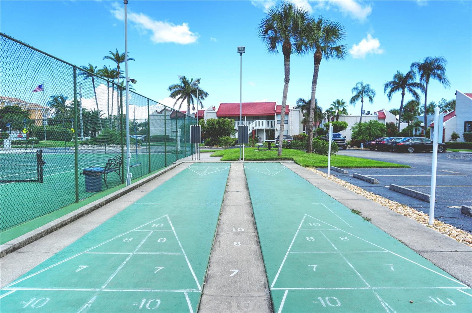 RUNAWAY BAY - Residential