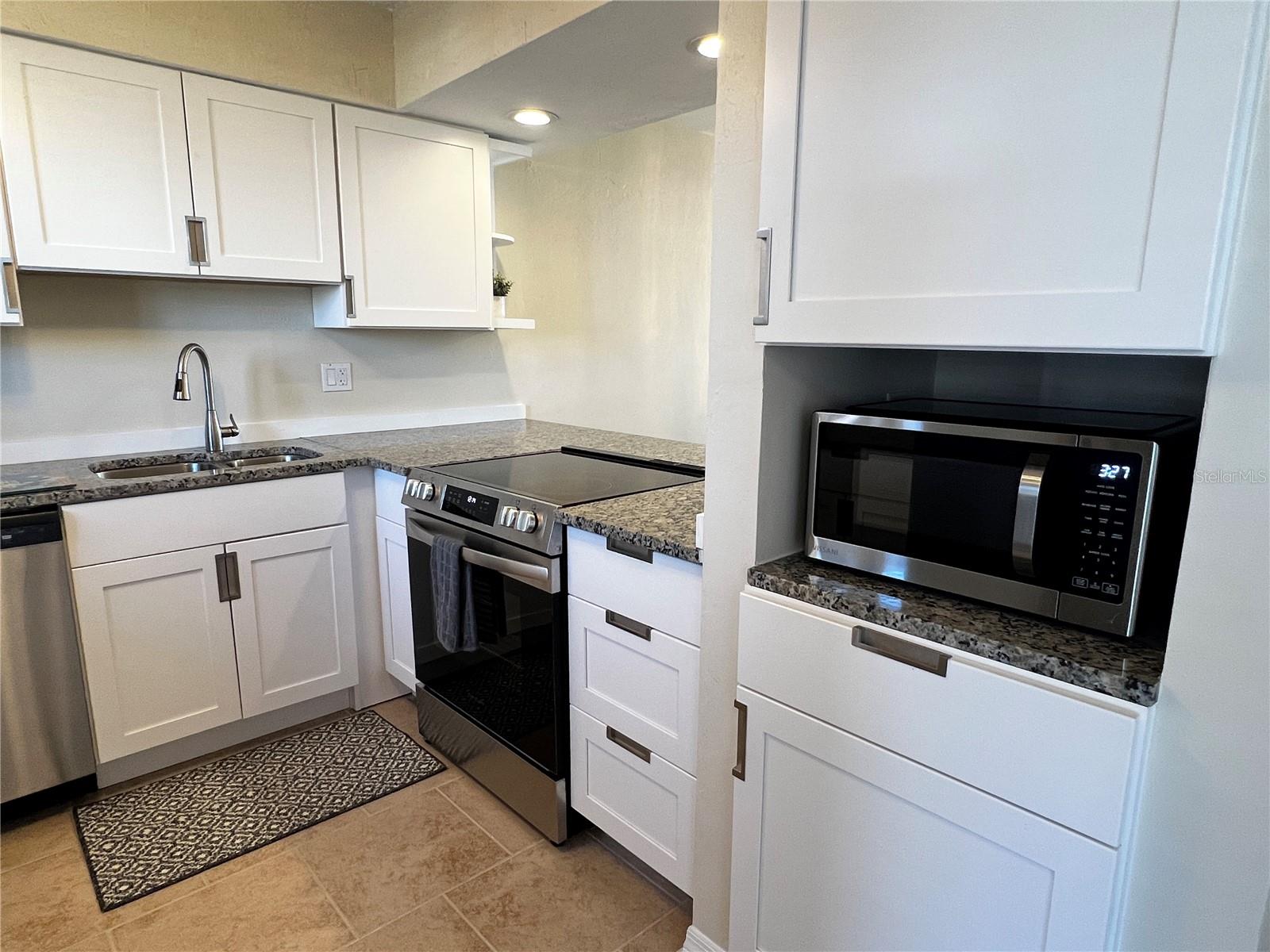 RUNAWAY BAY - Residential