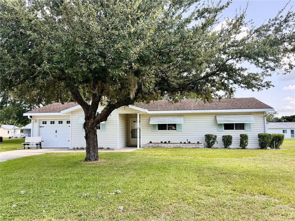 Photo of 17929 SE 105th Ave, Summerfield, FL 34491 (MLS # OM728208)