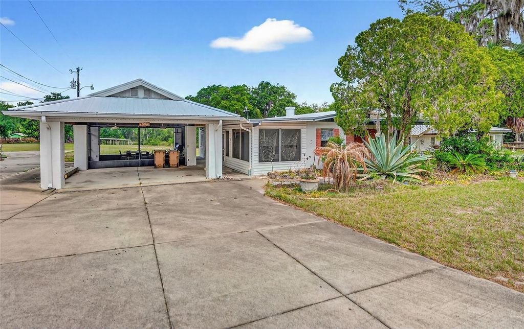 Photo of 34618 S Haines Creek Road, Leesburg, FL 34788 (MLS # G5110498)