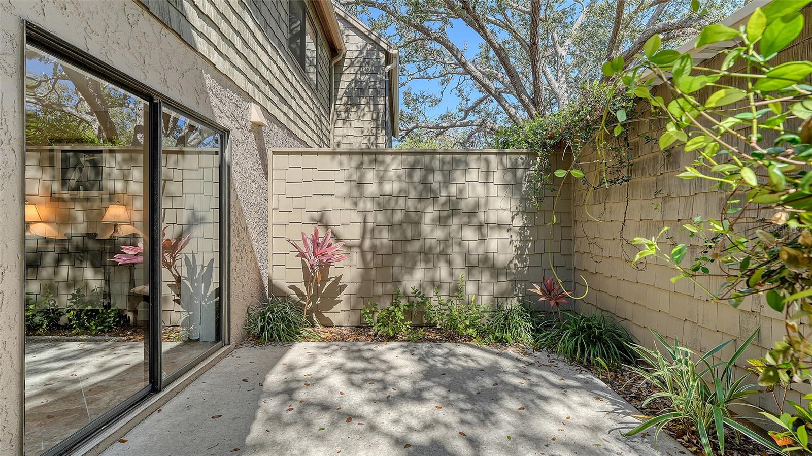 1610 TREEHOUSE CIRCLE T130