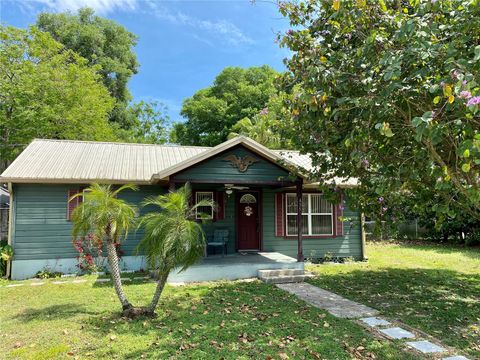 435 PLEASANT STREET LAKE HELEN FL 32744