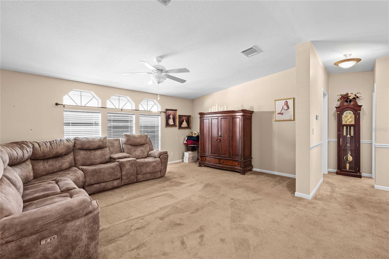 GRAND HORIZONS PH 03 - Residential