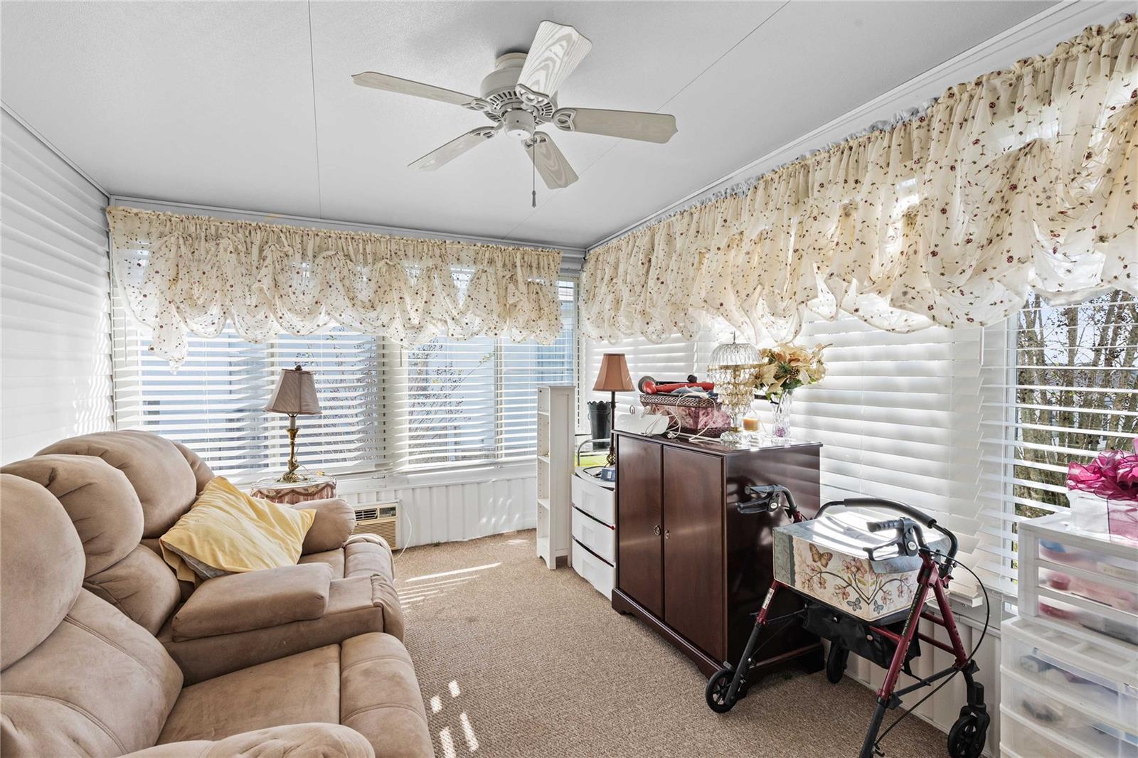 GRAND HORIZONS PH 03 - Residential