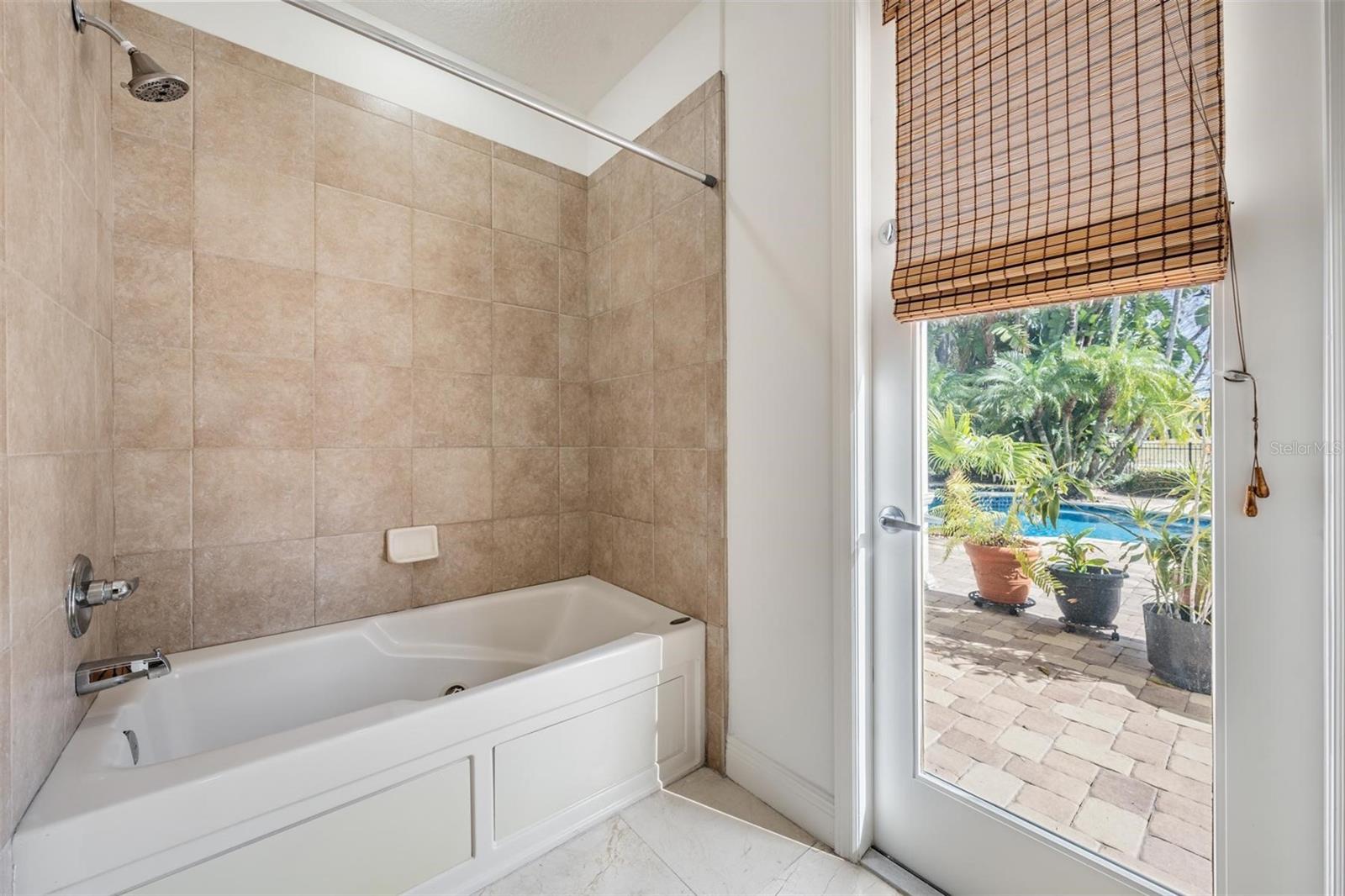 FLORESTA AT CHAMPIONS CLUB - Residential