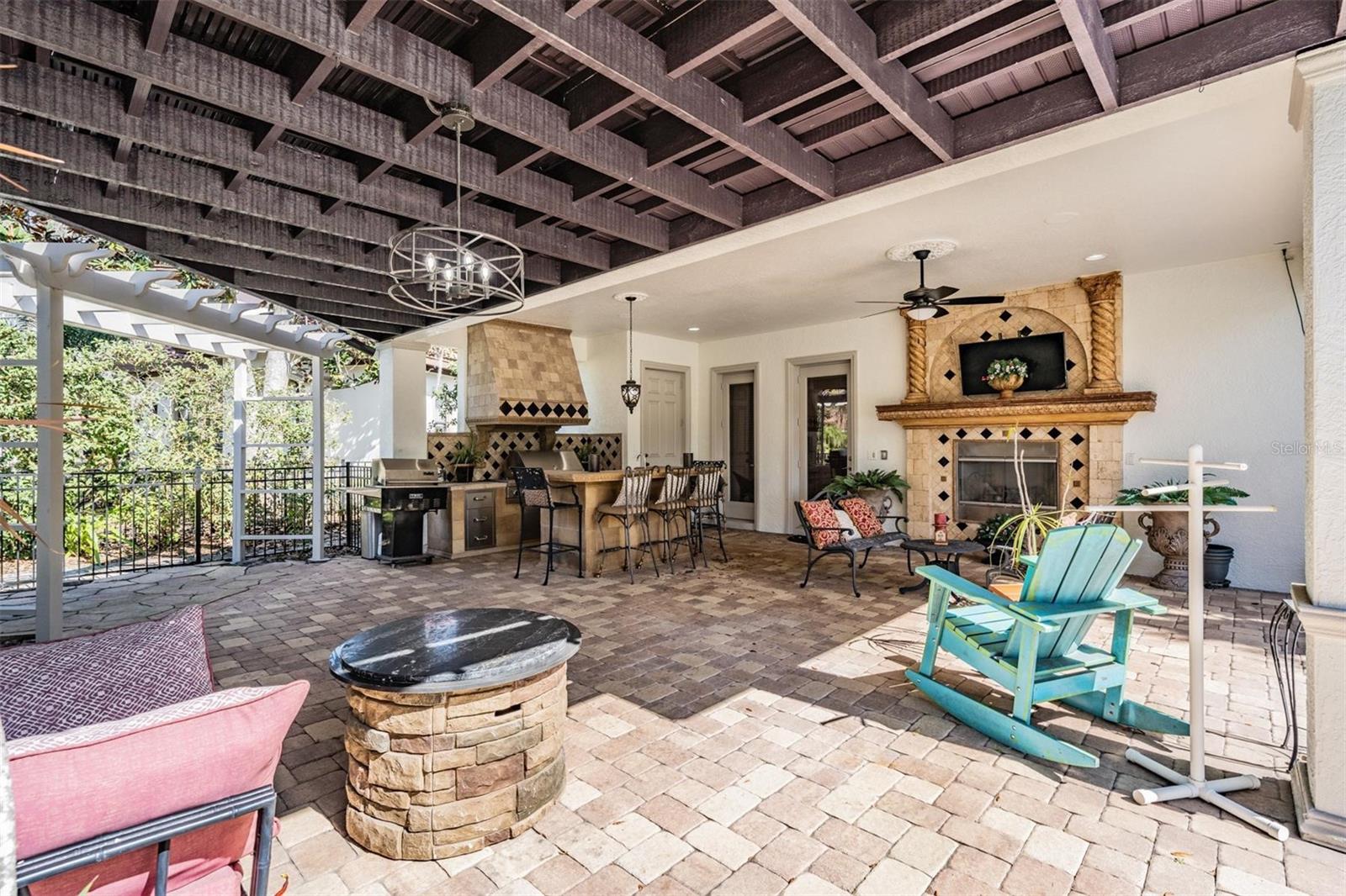 FLORESTA AT CHAMPIONS CLUB - Residential