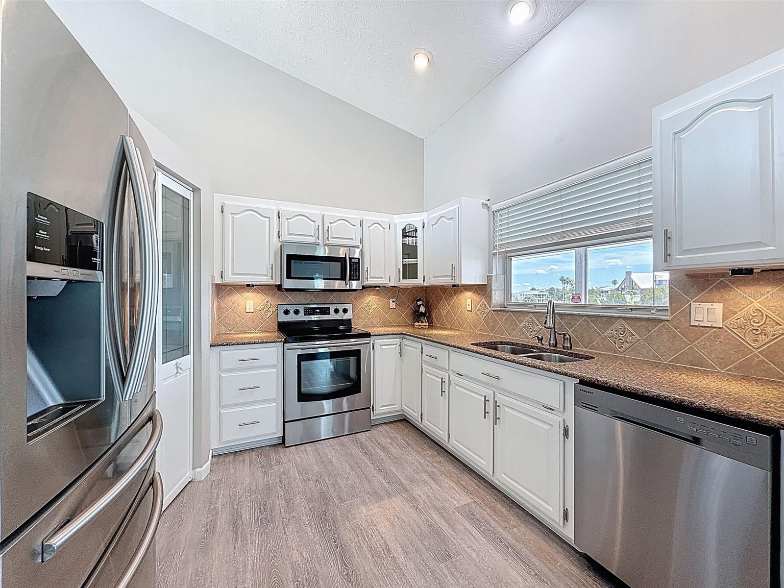 HERNANDO BEACH - Residential