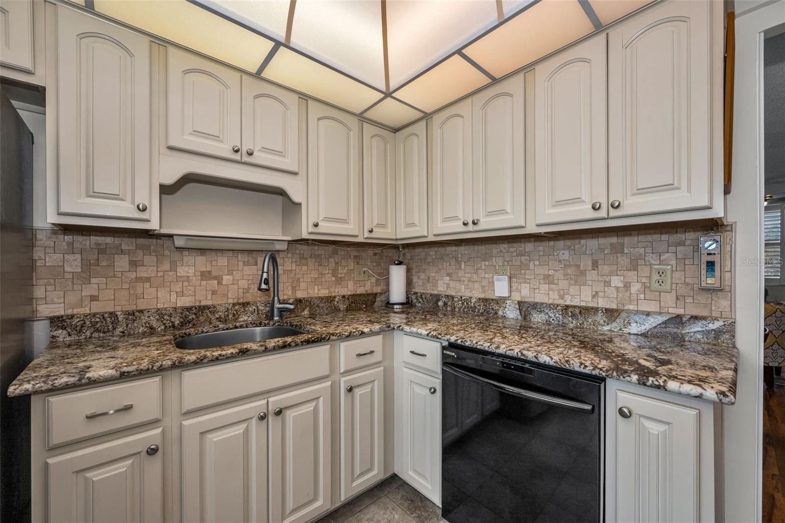 WINSTON PARK NORTHEAST - Residential