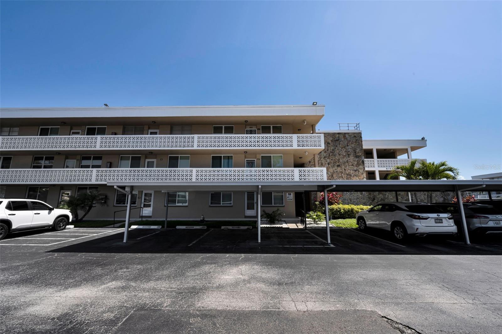 WINSTON PARK NORTHEAST - Residential