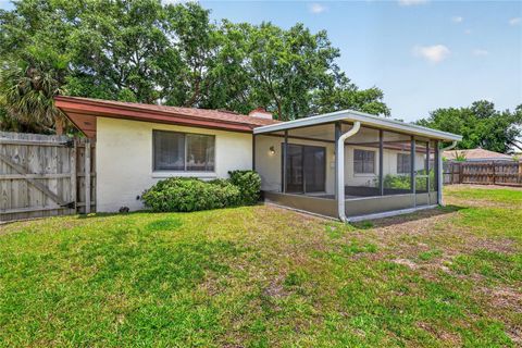 Tiny photo for 3001 Stratford Lane, Mount Dora, FL 32757 (MLS # G5112775)