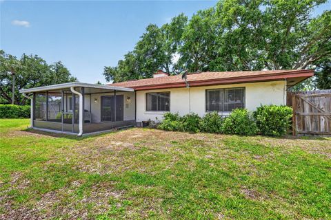 Tiny photo for 3001 Stratford Lane, Mount Dora, FL 32757 (MLS # G5112775)