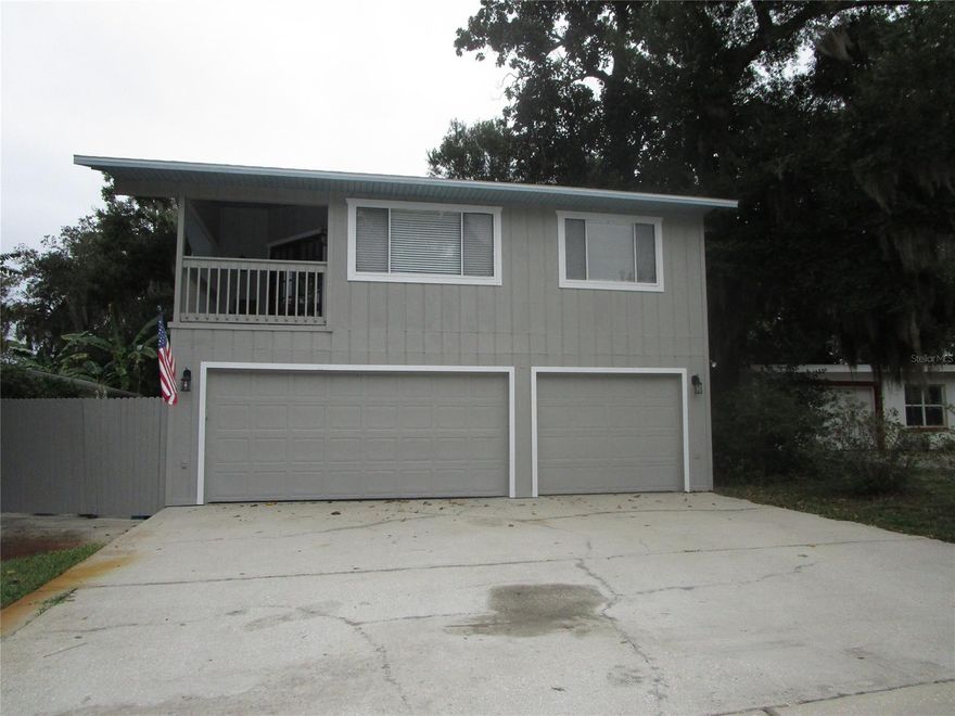 VERY NICE 1 BEDROOM UNIT OVER 3 CAR GARAGE. iT IS LIKE HAVING YOUR OWN HOME. USE OF POOL ON PRIIVATE PROPERTY SECOND BATH ON FIRST FLOOR, DRIVE PARKING BY UNIT.FENCED YARD, VERY QUIET AREA. OWNER LIVES IN HOUSE ON PROPERTY. NO MORE THAN 2 OCCUPENTS

First month $1250. Deposit for Security $1250 and $65.00 background check