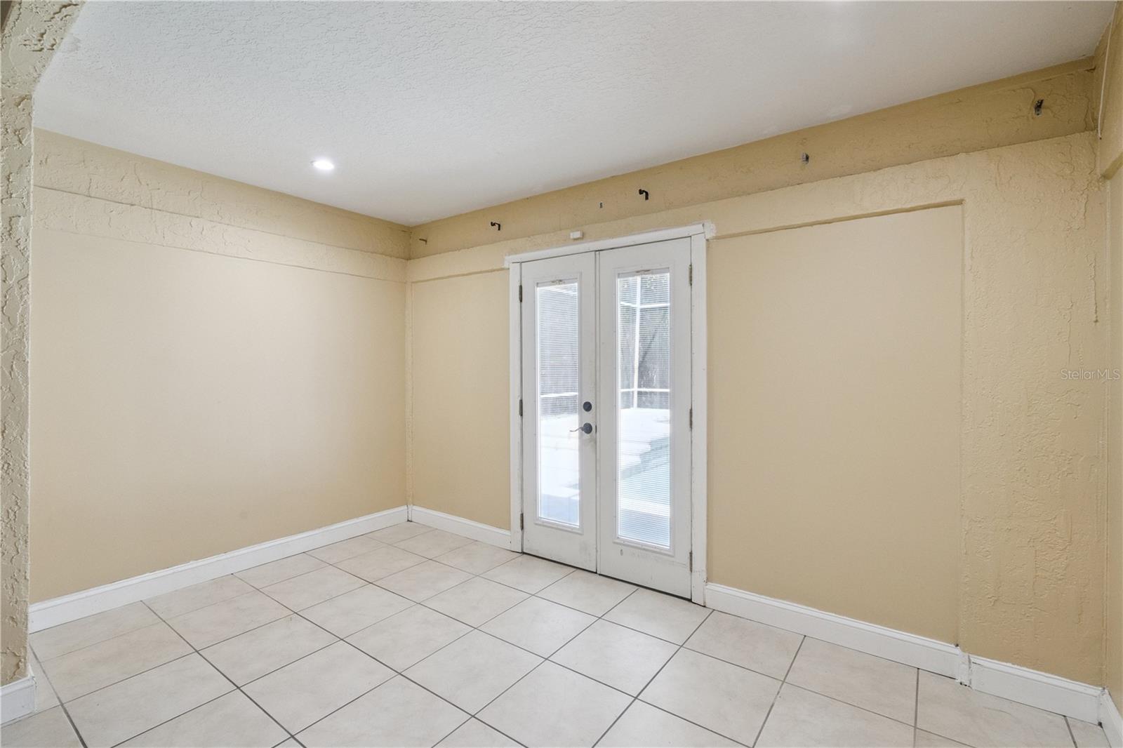 PEMBROOKE - Residential