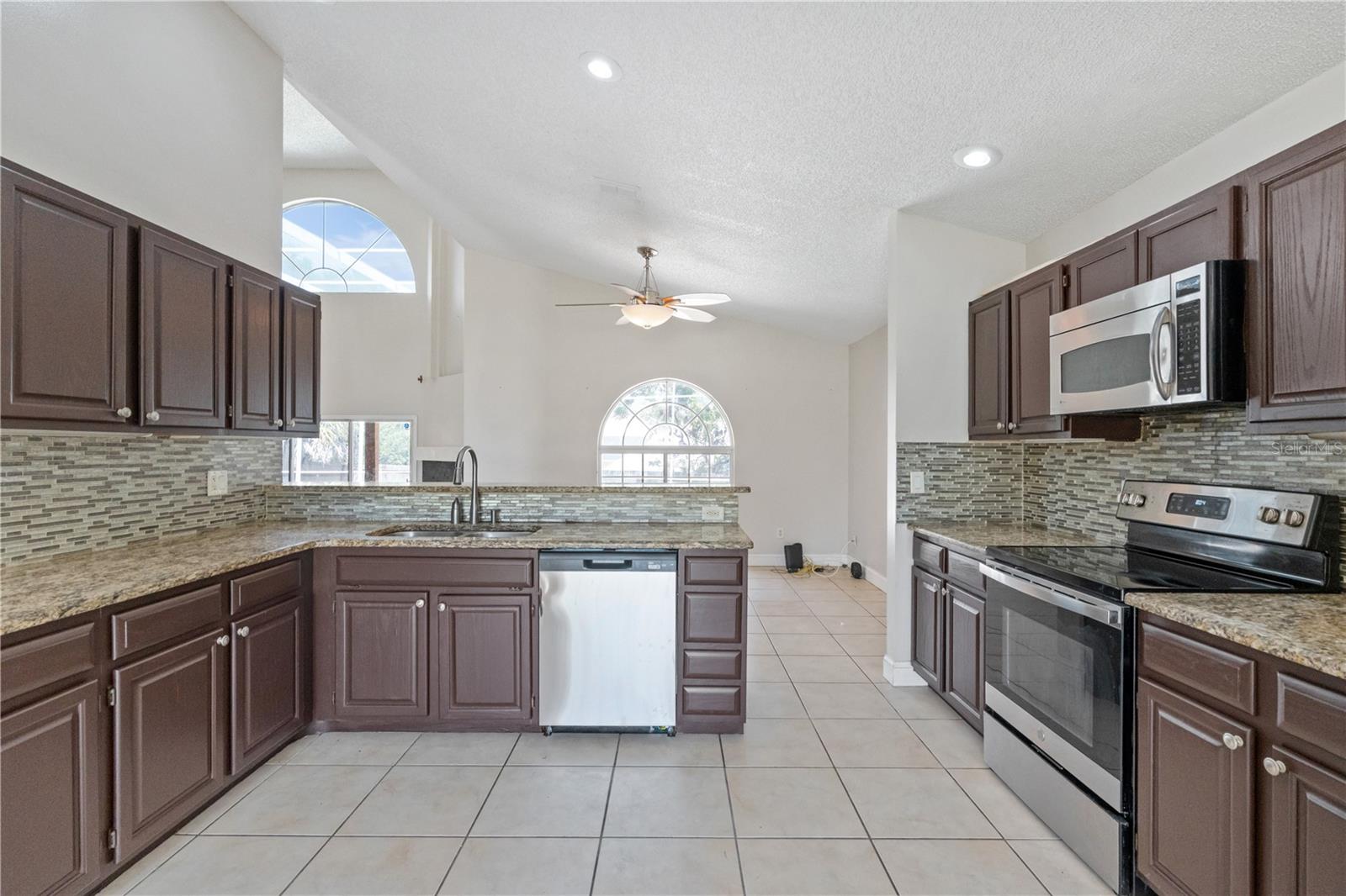 PEMBROOKE - Residential