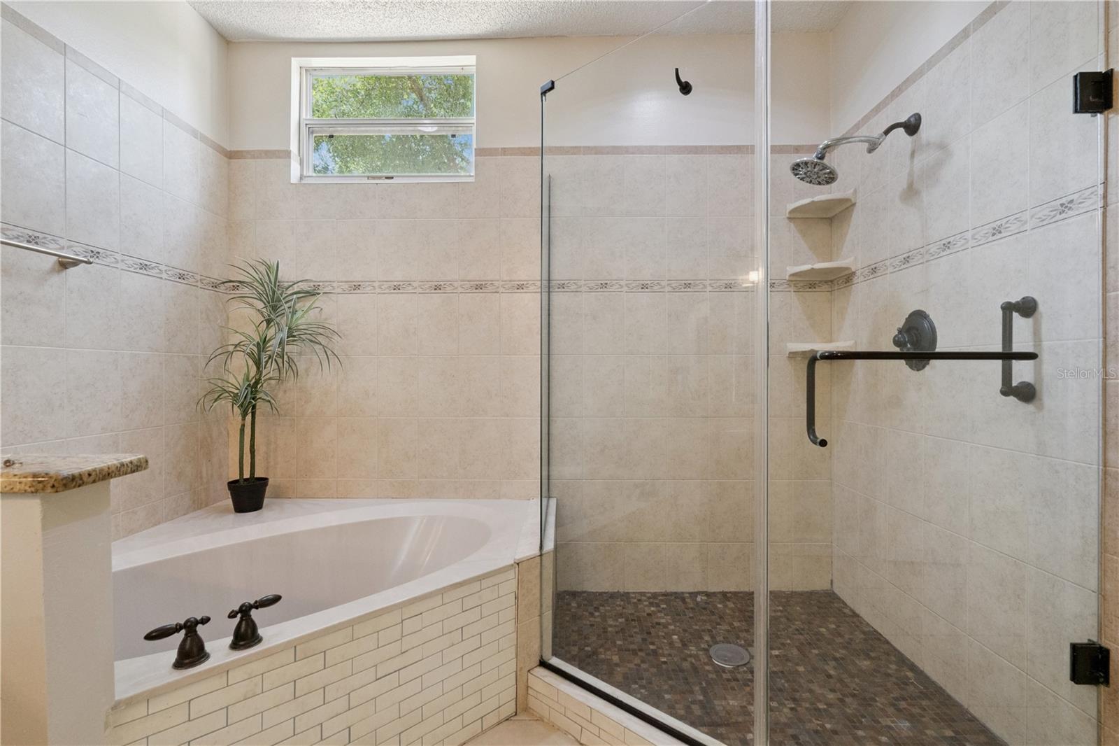 PEMBROOKE - Residential