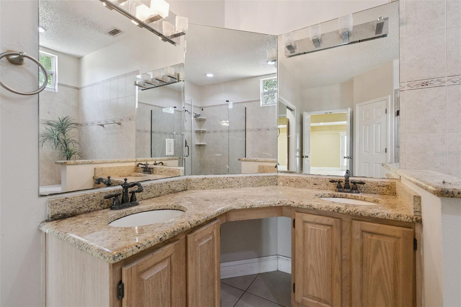 PEMBROOKE - Residential