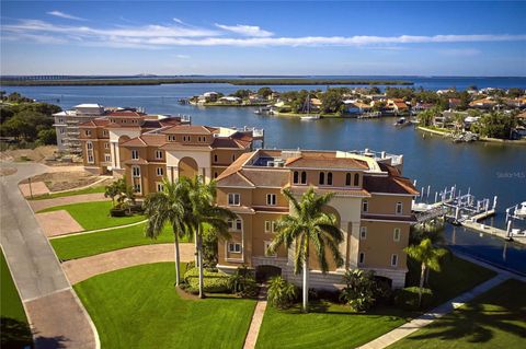 48 BAYVIEW COURT S A ST PETERSBURG FL 33711