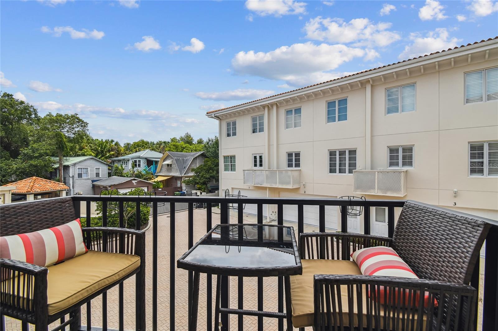 TOWNHOMES OF BELLA ROMA ESTATE - Residential Lease