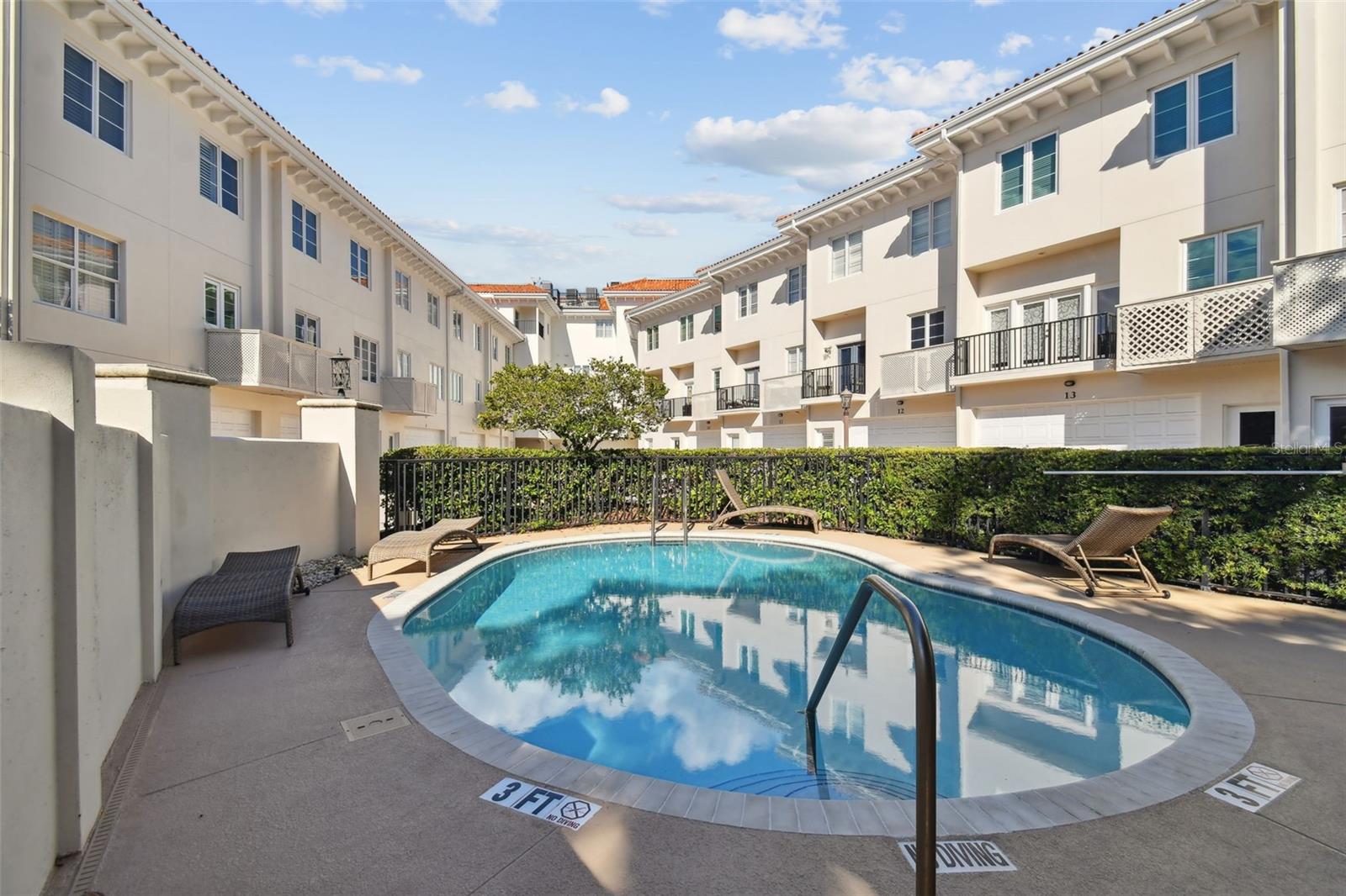 TOWNHOMES OF BELLA ROMA ESTATE - Residential Lease