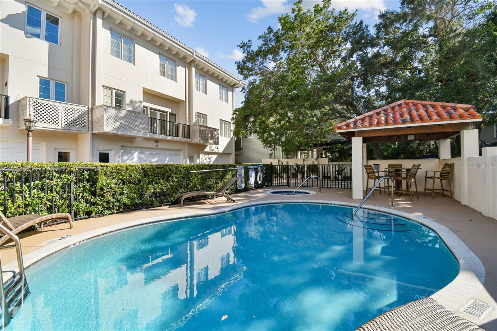 TOWNHOMES OF BELLA ROMA ESTATE - Residential Lease