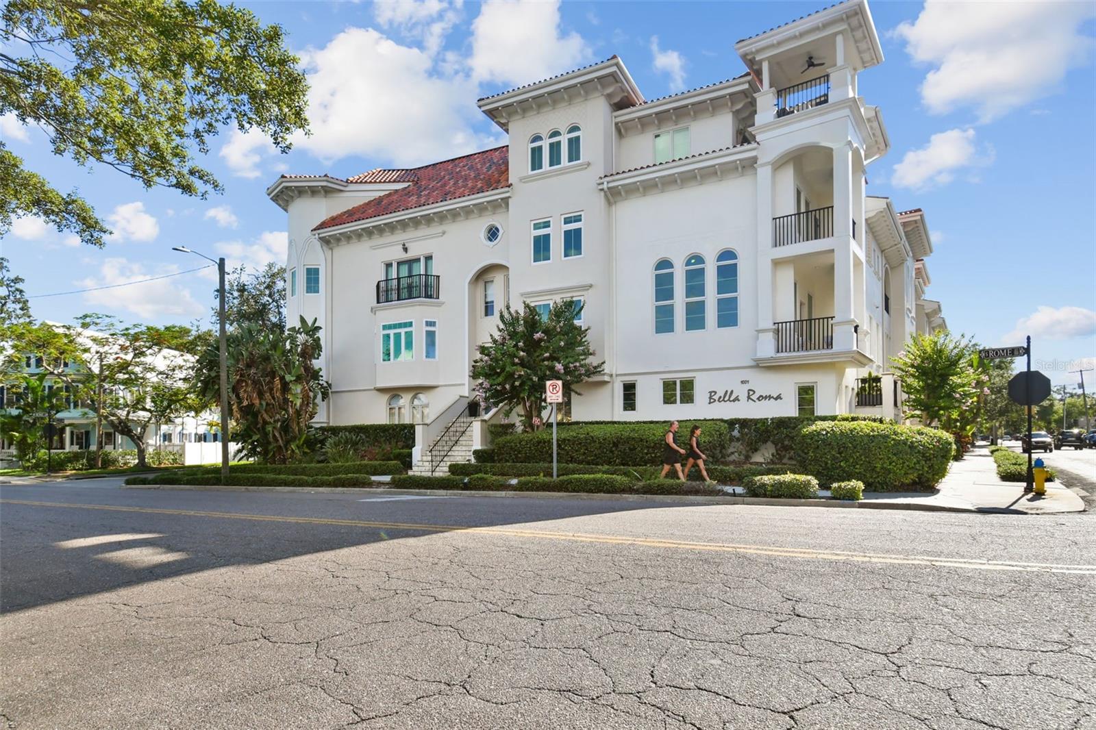 TOWNHOMES OF BELLA ROMA ESTATE - Residential Lease