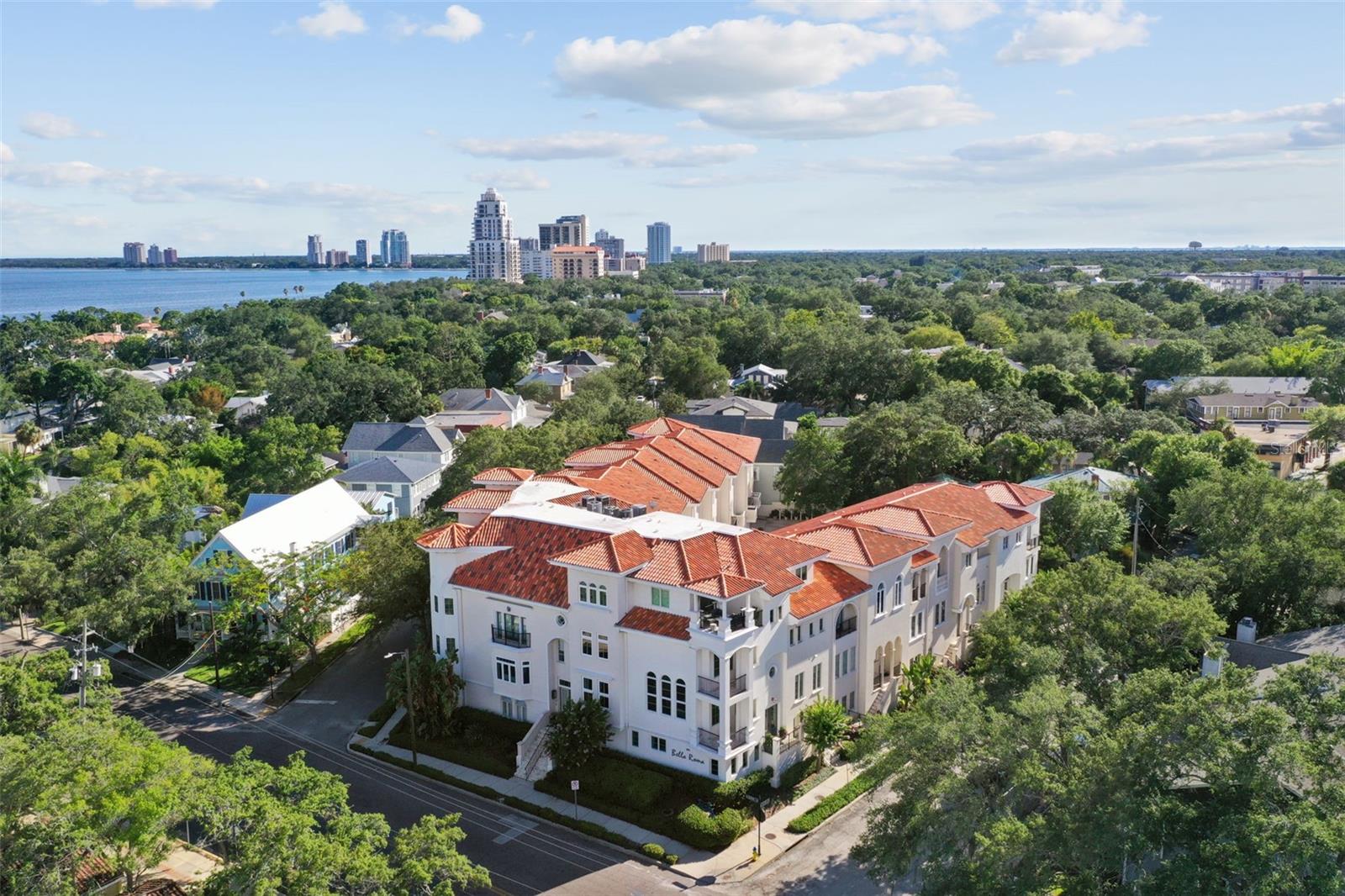 TOWNHOMES OF BELLA ROMA ESTATE - Residential Lease