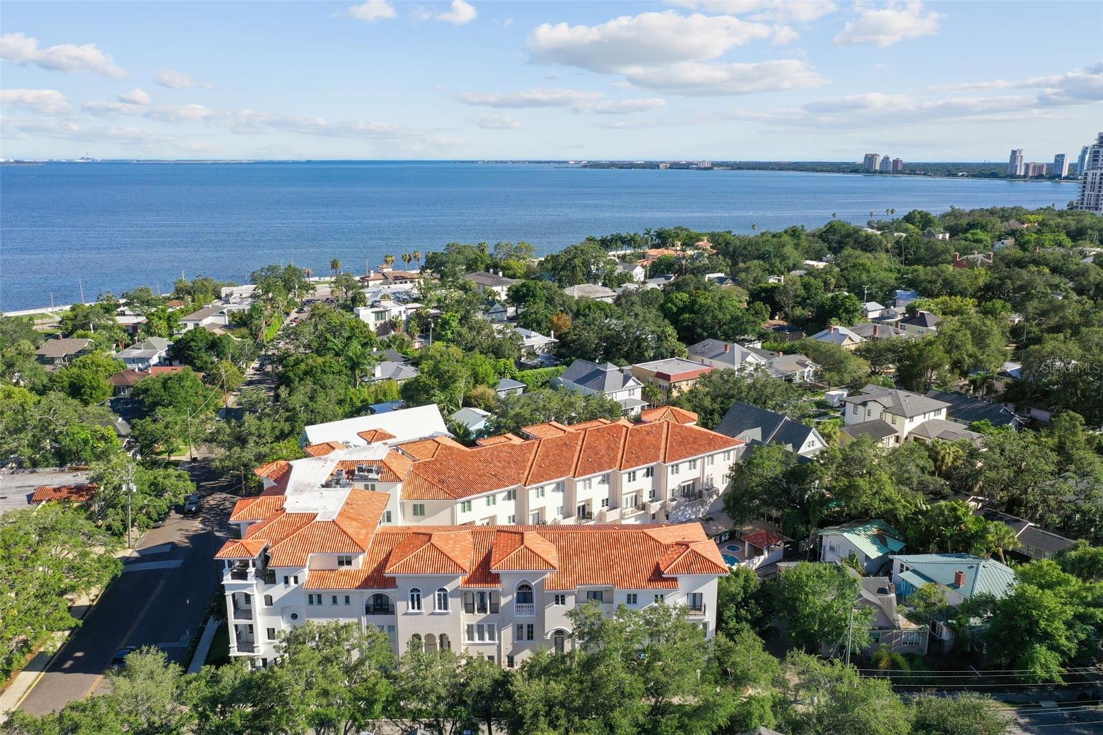 TOWNHOMES OF BELLA ROMA ESTATE - Residential Lease