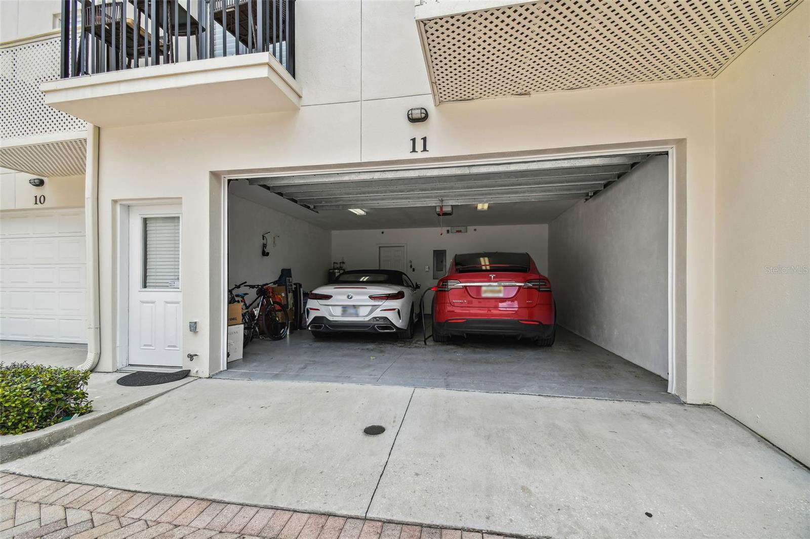 TOWNHOMES OF BELLA ROMA ESTATE - Residential Lease