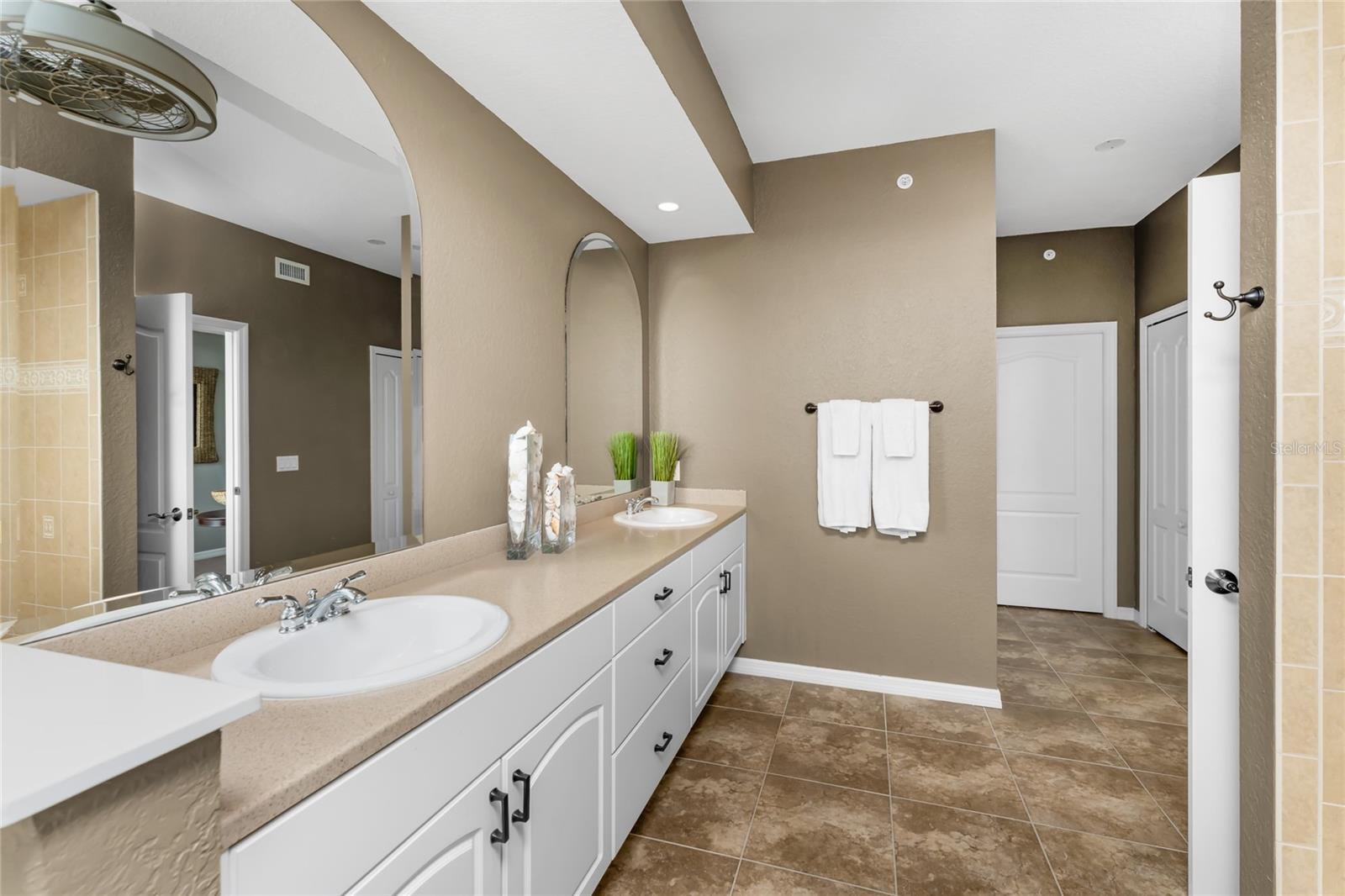 CAPE HAZE MARINA VILLAGE PH - Residential Lease