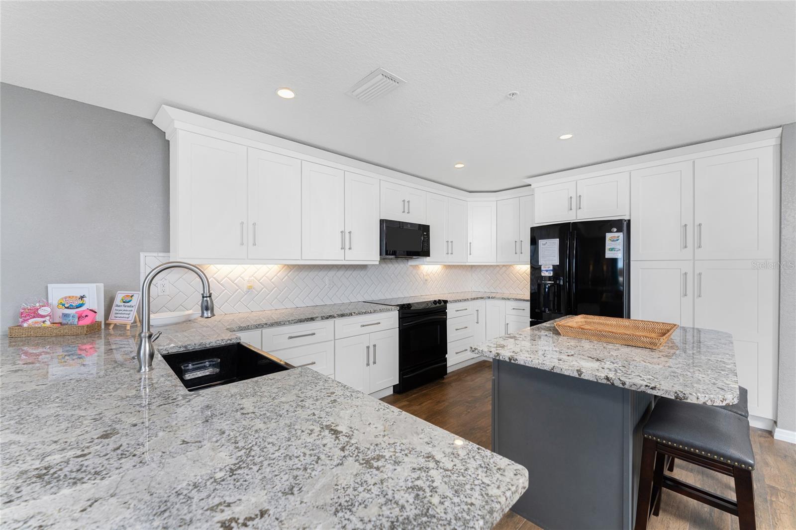 CAPE HAZE MARINA VILLAGE PH - Residential Lease