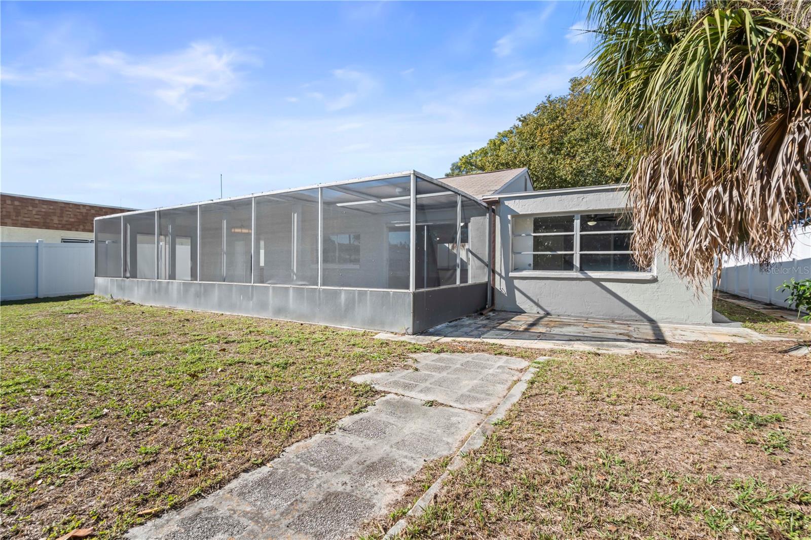 BEACON SQUARE - Residential Lease