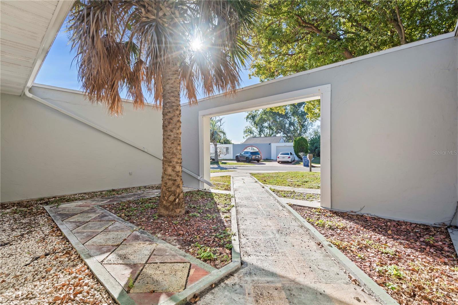 BEACON SQUARE - Residential Lease