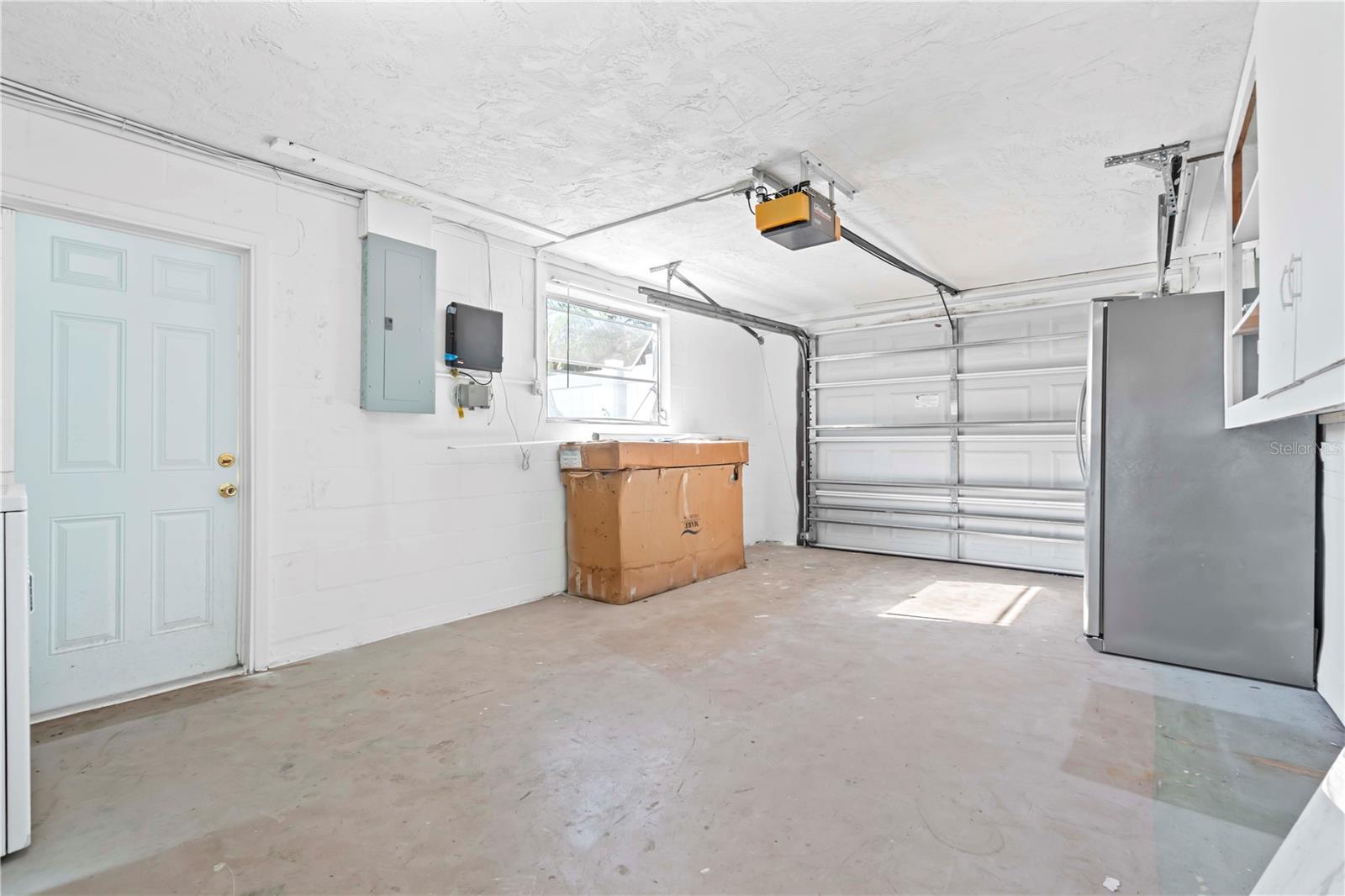 BEACON SQUARE - Residential Lease