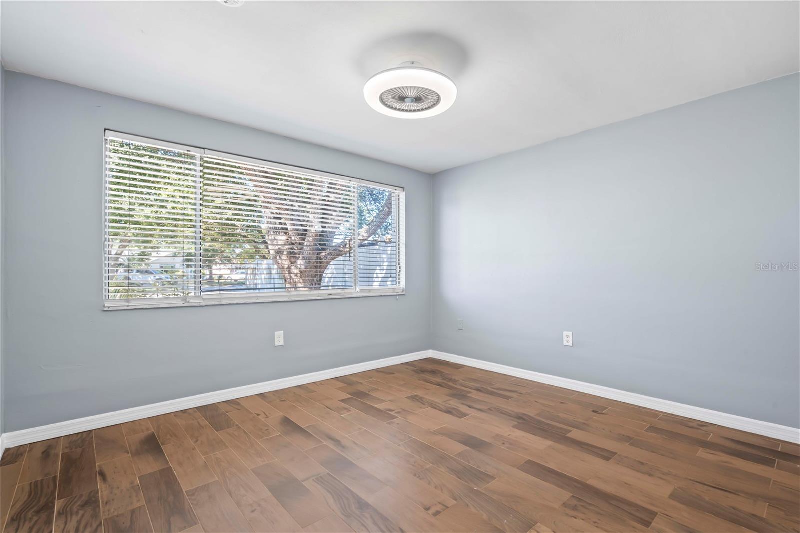 BEACON SQUARE - Residential Lease