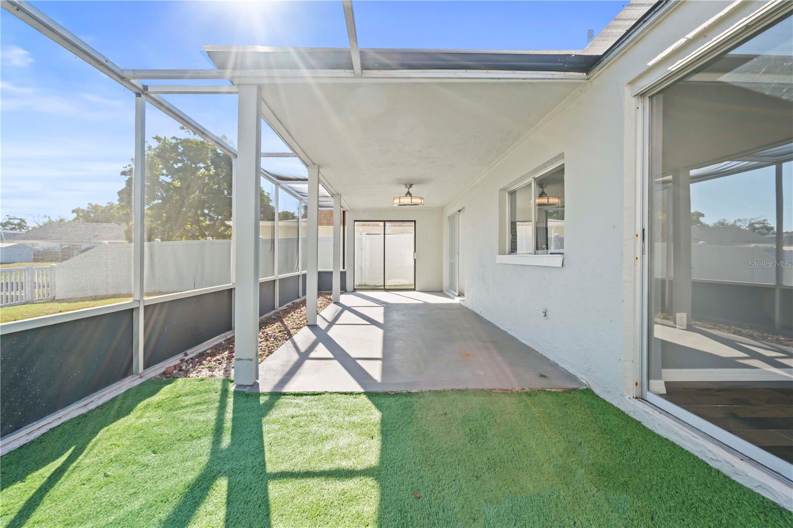 BEACON SQUARE - Residential Lease