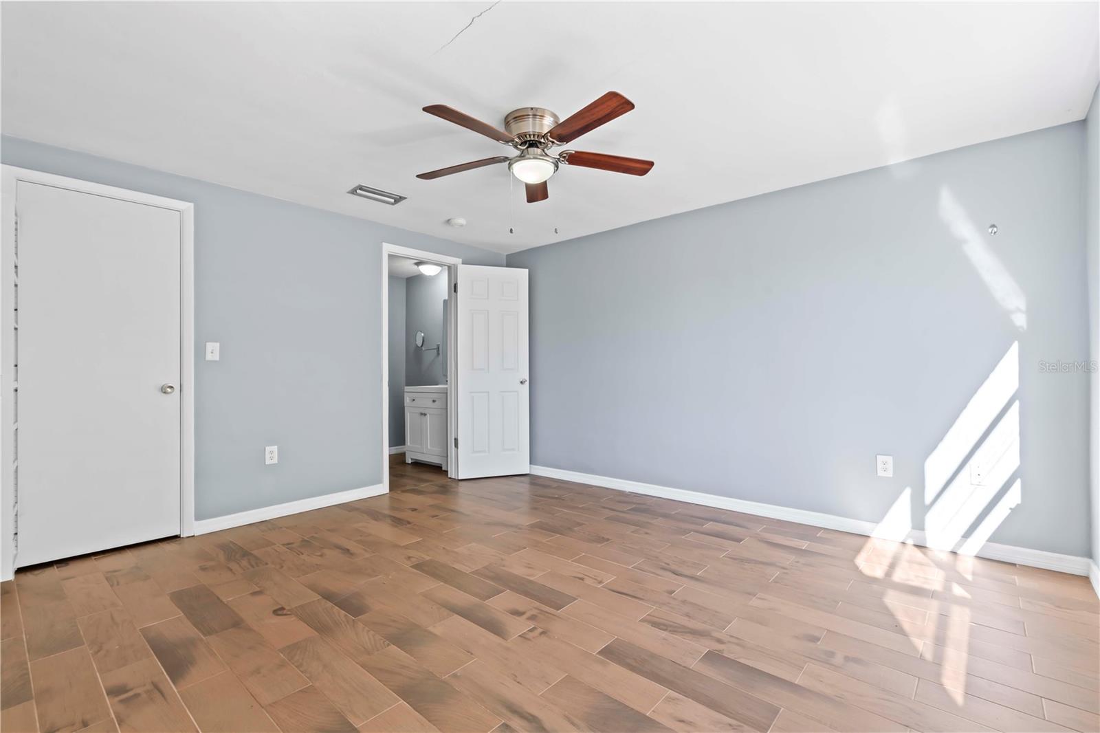 BEACON SQUARE - Residential Lease