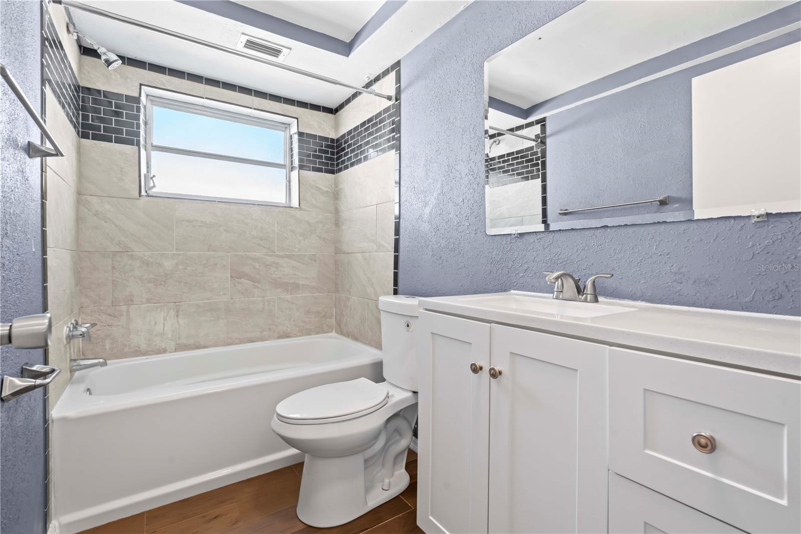 BEACON SQUARE - Residential Lease