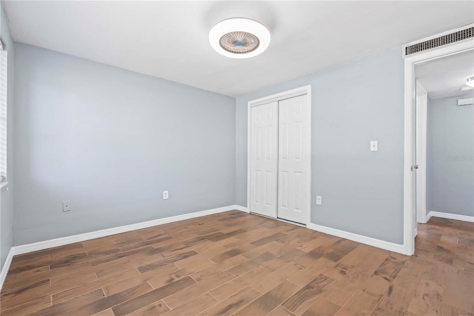 BEACON SQUARE - Residential Lease