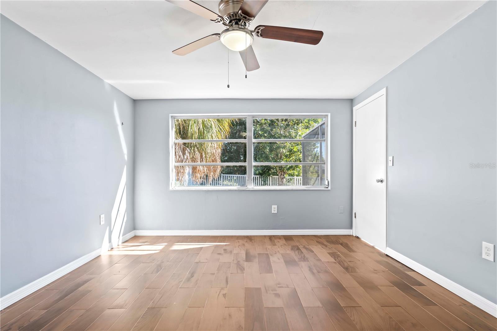 BEACON SQUARE - Residential Lease